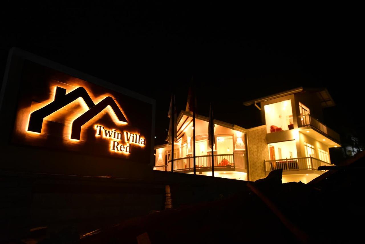 Twin Villa Red نوفارا إيلِيا المظهر الخارجي الصورة