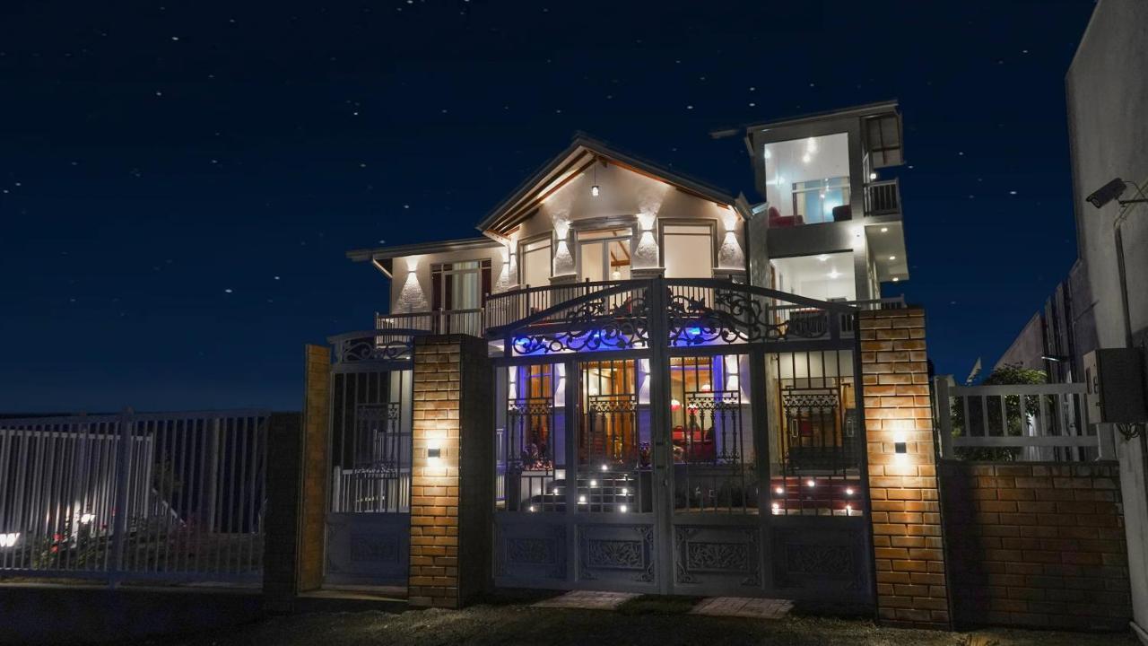 Twin Villa Red نوفارا إيلِيا المظهر الخارجي الصورة